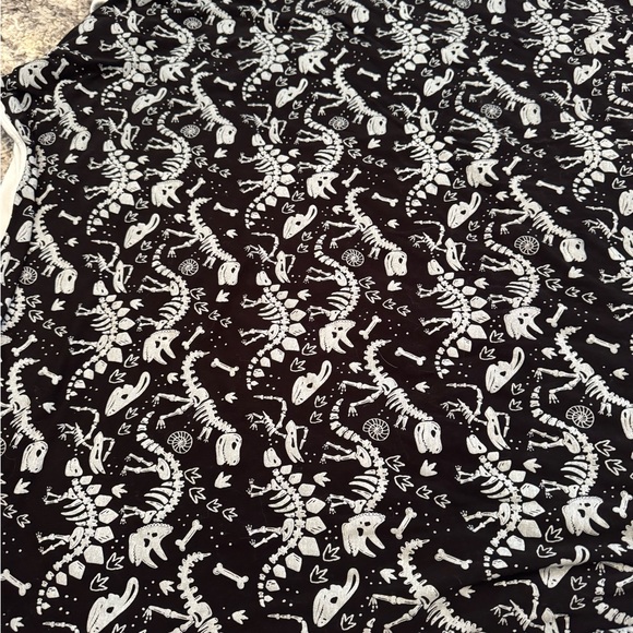 Dinosaur Fossil Pattern Throw Blanket - Black and White - Picture 2 of 8
